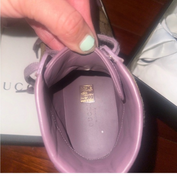 GUCCI lavender / purple canvas shoes / sneakers 100 % authentic - Picture 2 of 2
